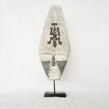 Load image into Gallery viewer, Large Tribal Mask