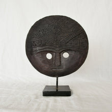 Load image into Gallery viewer, Round Mask carving