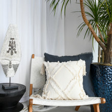 Load image into Gallery viewer, Large Tribal Mask