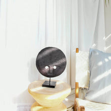 Load image into Gallery viewer, Round Mask carving