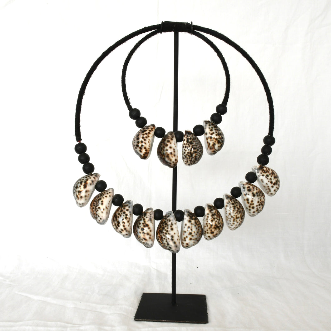 Shells Necklace Collection